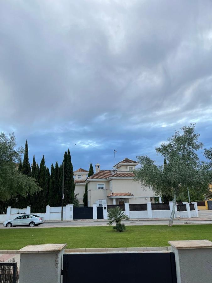 Exclusivo Chalet Sevilla. ¡Jardin & Cocina! 阿尔卡拉德瓜代拉 外观 照片